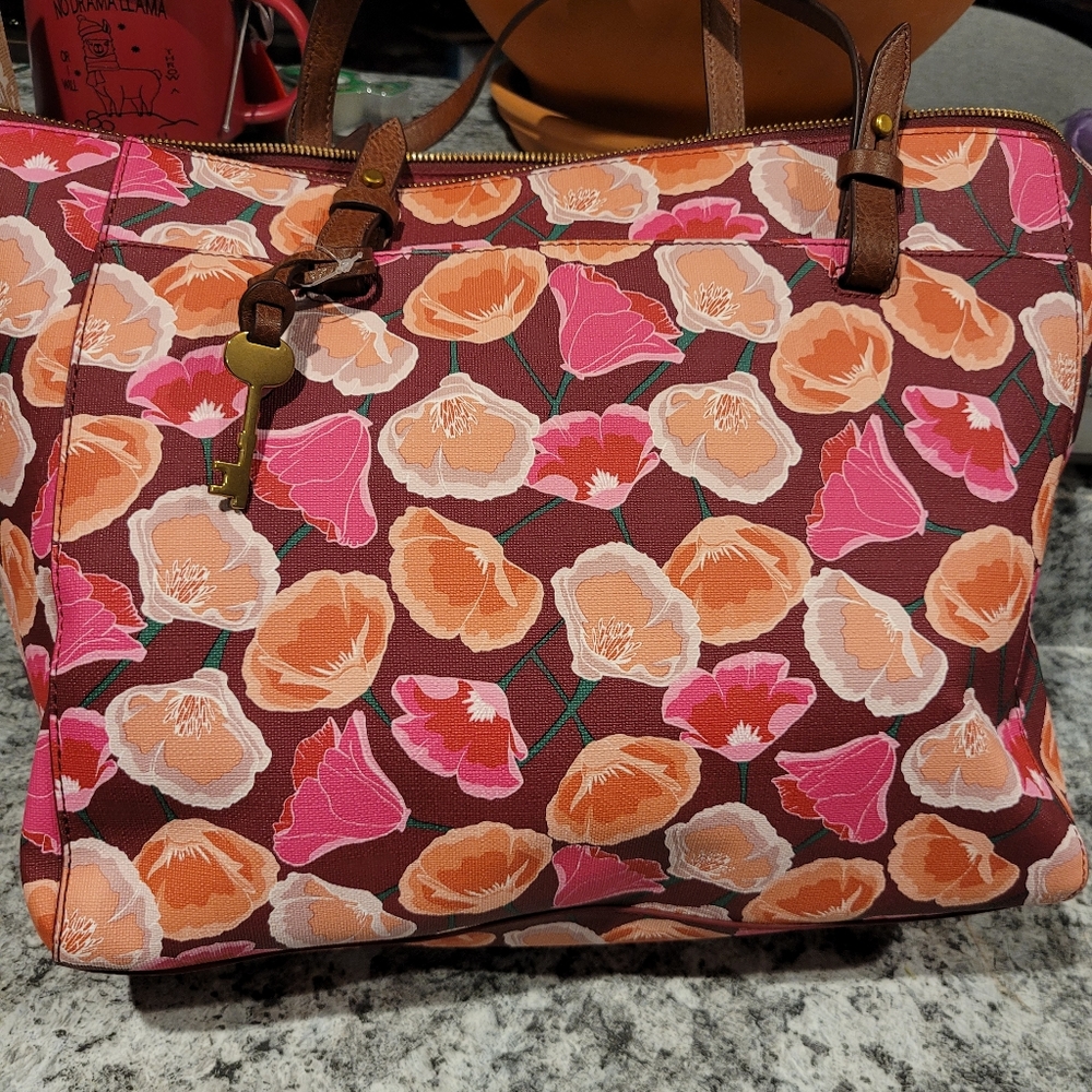 Fossil xl bag with poppys beautiful colors zip top